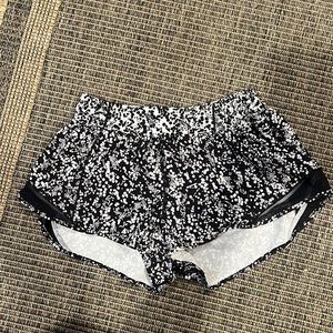 Lululemon Hotty Hot Low-Rise Lined Shorts - Size 8 - Excellent Condition